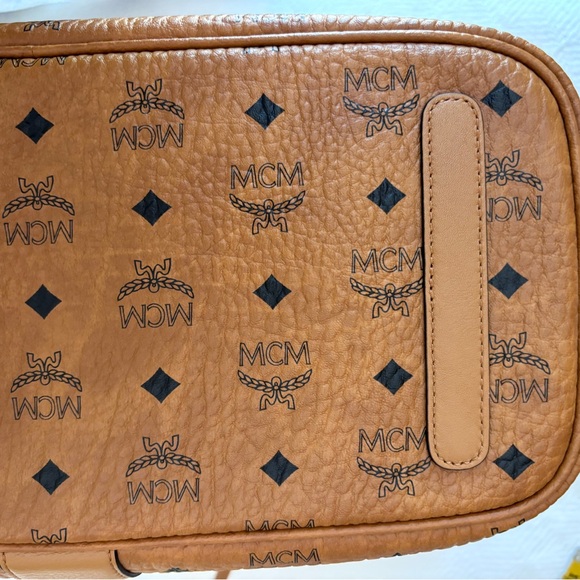 MCM Reversible Liz Shopper in Visetos Medium - Picture 3 of 12